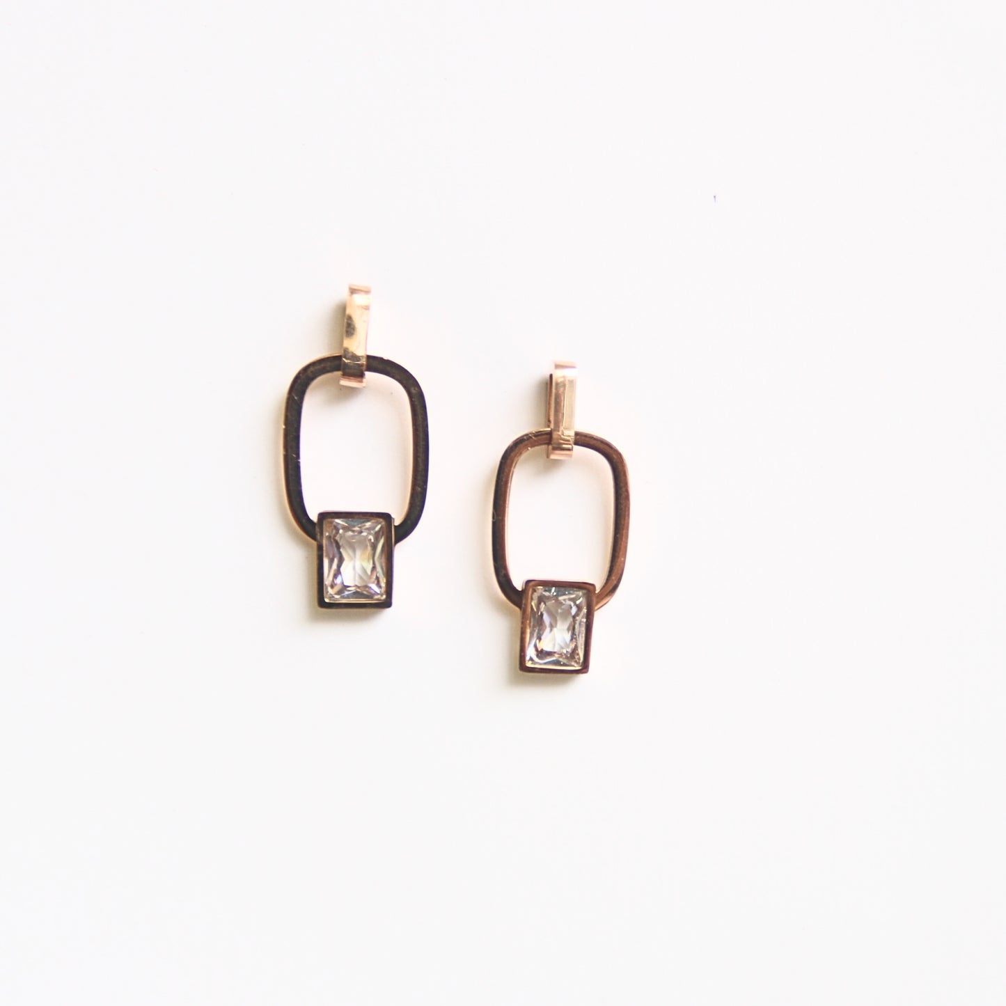 Minimal Geometric Crystal Dangles