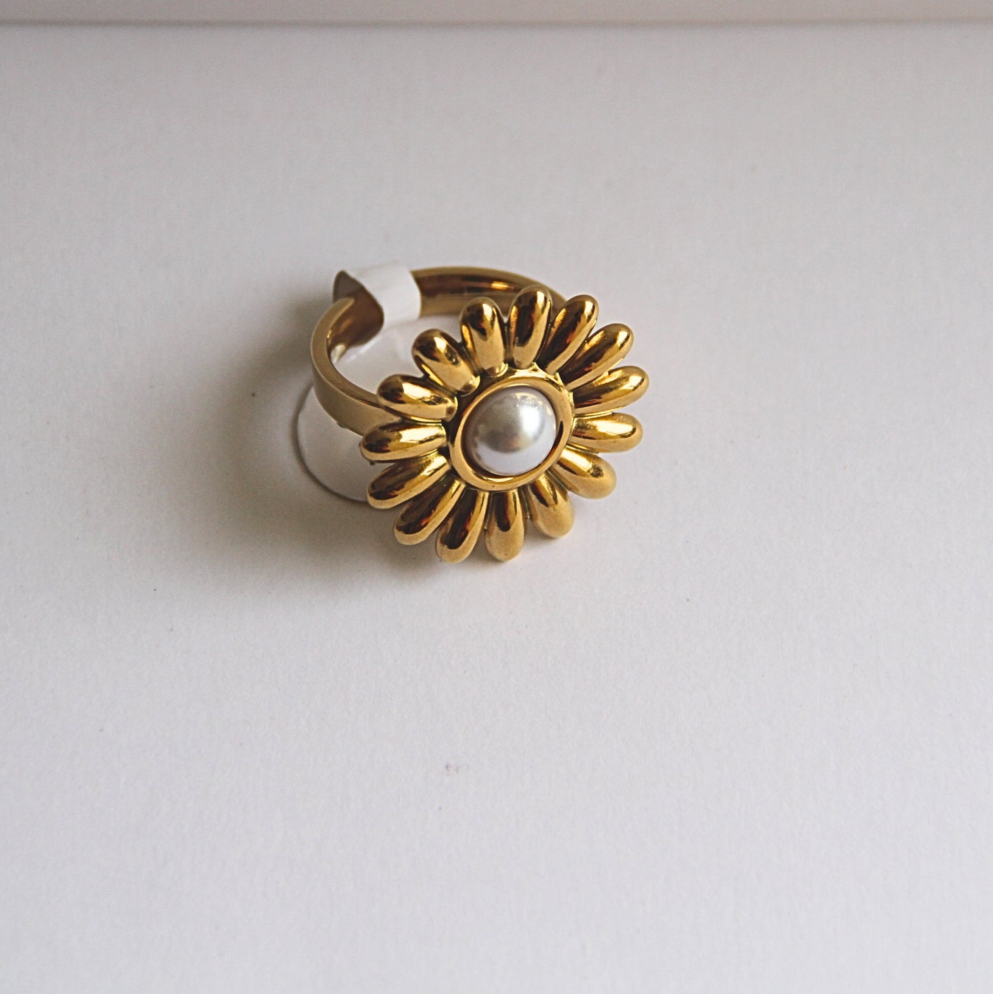 Pearl Flower Gold Ring – Elegant Floral Statement Jewelry size 19