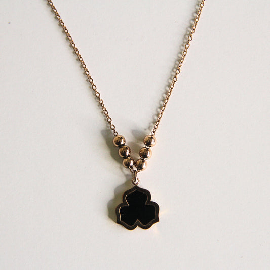 Minimalist Clover Design Pendant Necklace with Beaded Detail
