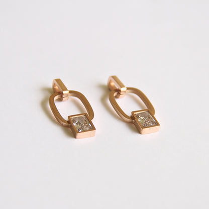 Minimal Geometric Crystal Dangles