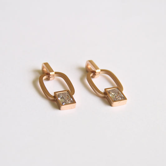Minimal Geometric Crystal Dangles