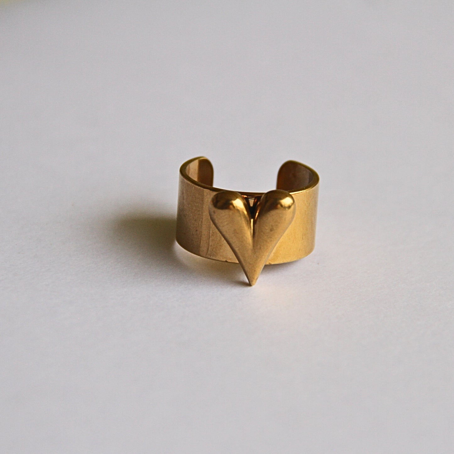 Bold Heart Statement Ring – Modern Gold Adjustable Jewellery