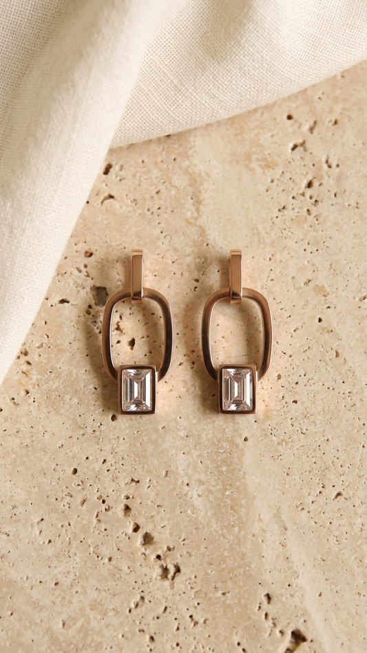 Minimal Geometric Crystal Dangles