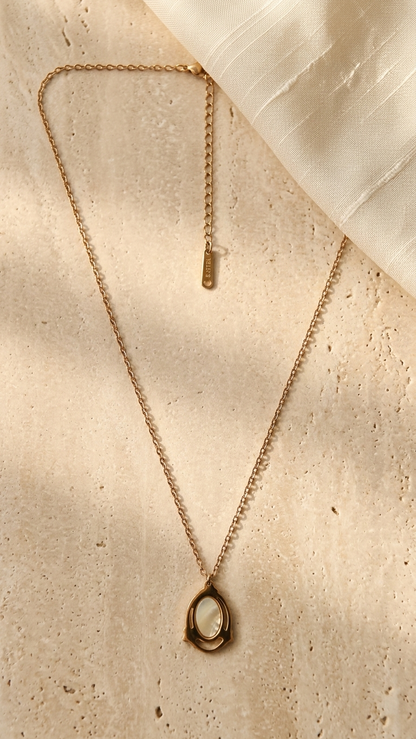 Vintage-Inspired Rose Gold Tone & Mother-of-Pearl Pendant Necklace