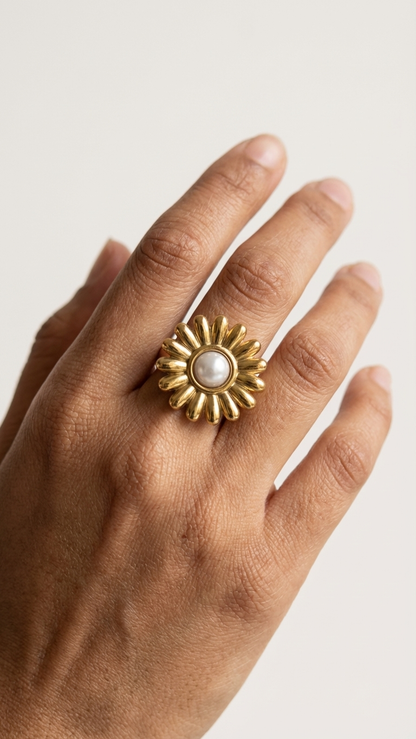 Pearl Flower Gold Ring – Elegant Floral Statement Jewelry size 19