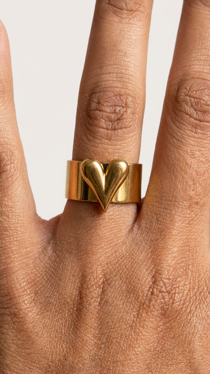 Bold Heart Statement Ring – Modern Gold Adjustable Jewellery
