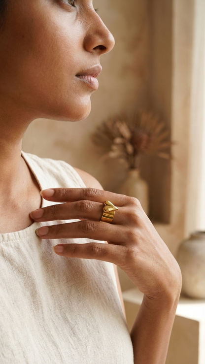 Bold Heart Statement Ring – Modern Gold Adjustable Jewellery