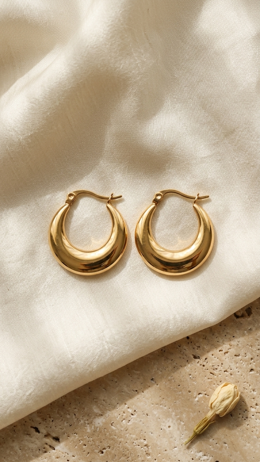 Elegant Moon-Shaped Hoops Golden Crescent Anti-Tarnish Earrings