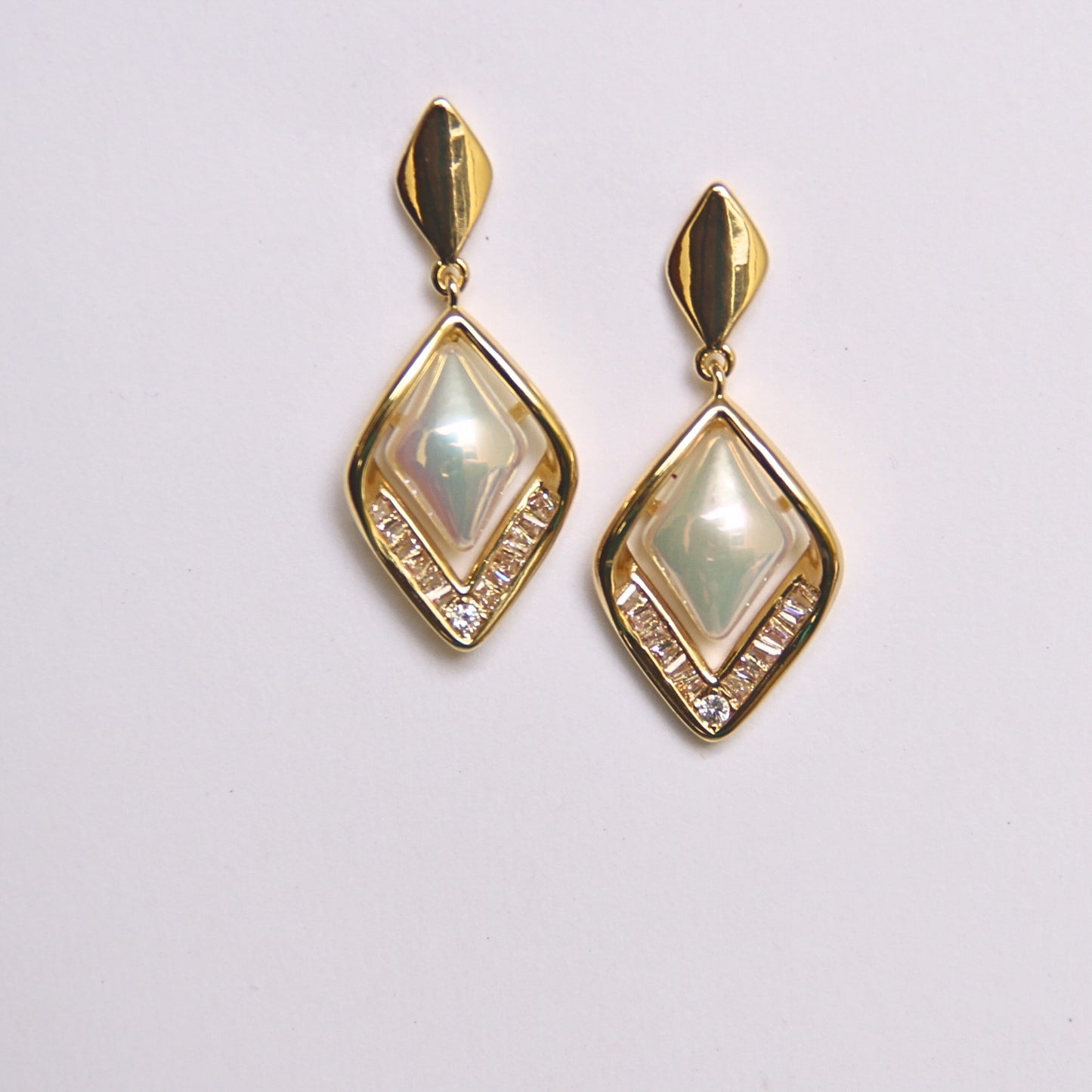 Minimal Gold Diamond Dangles